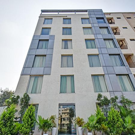 Townhouse Classio Suites Shirdi Buitenkant foto