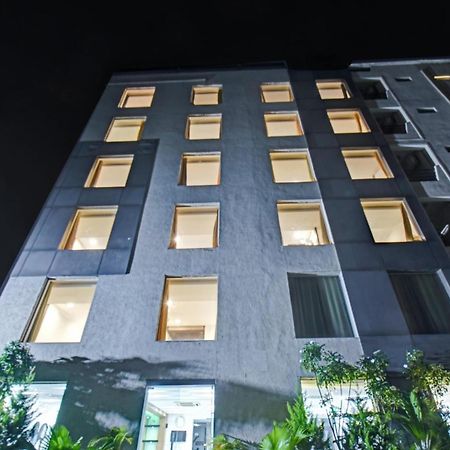 Townhouse Classio Suites Shirdi Buitenkant foto