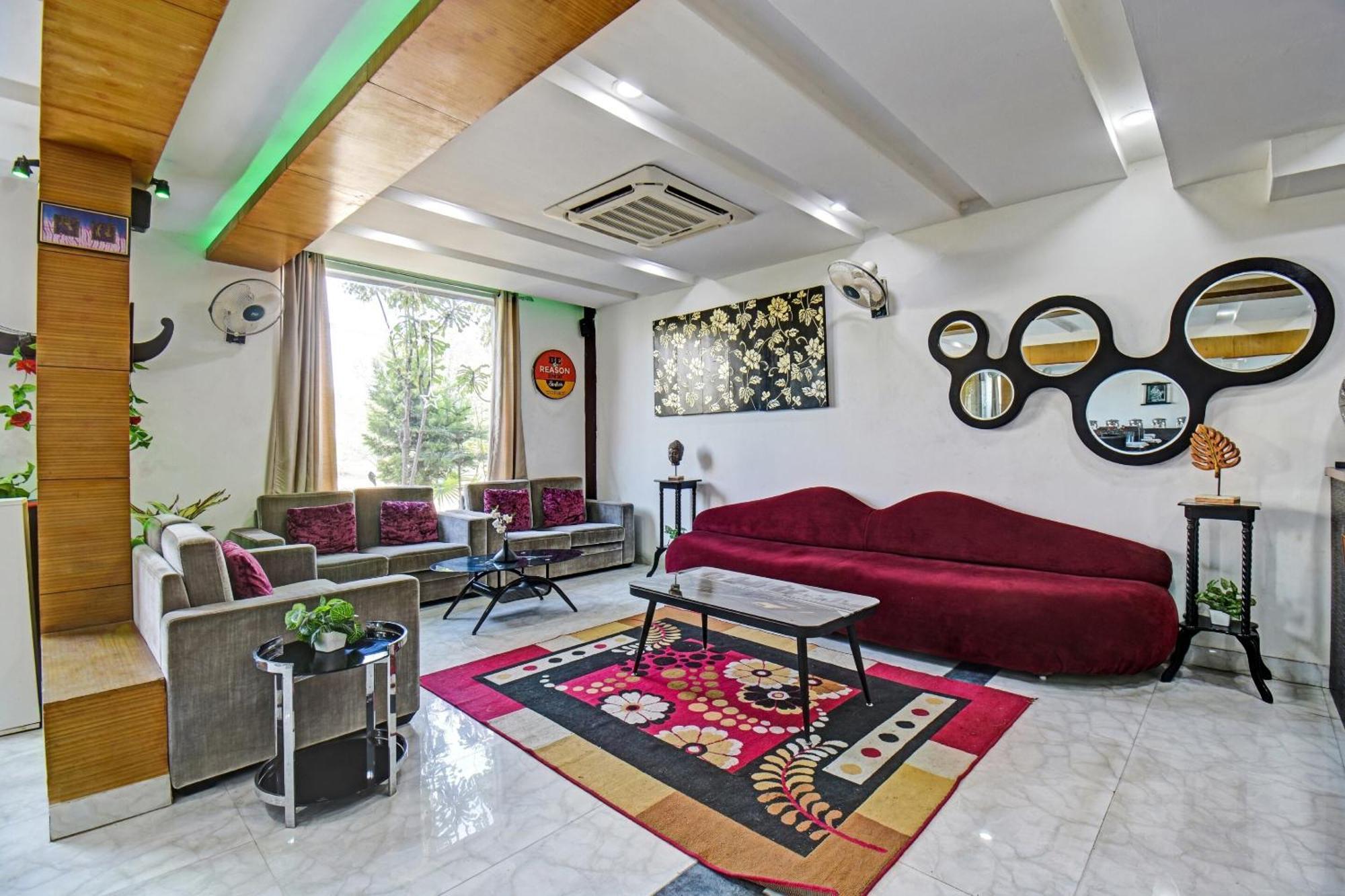 Townhouse Classio Suites Shirdi Buitenkant foto