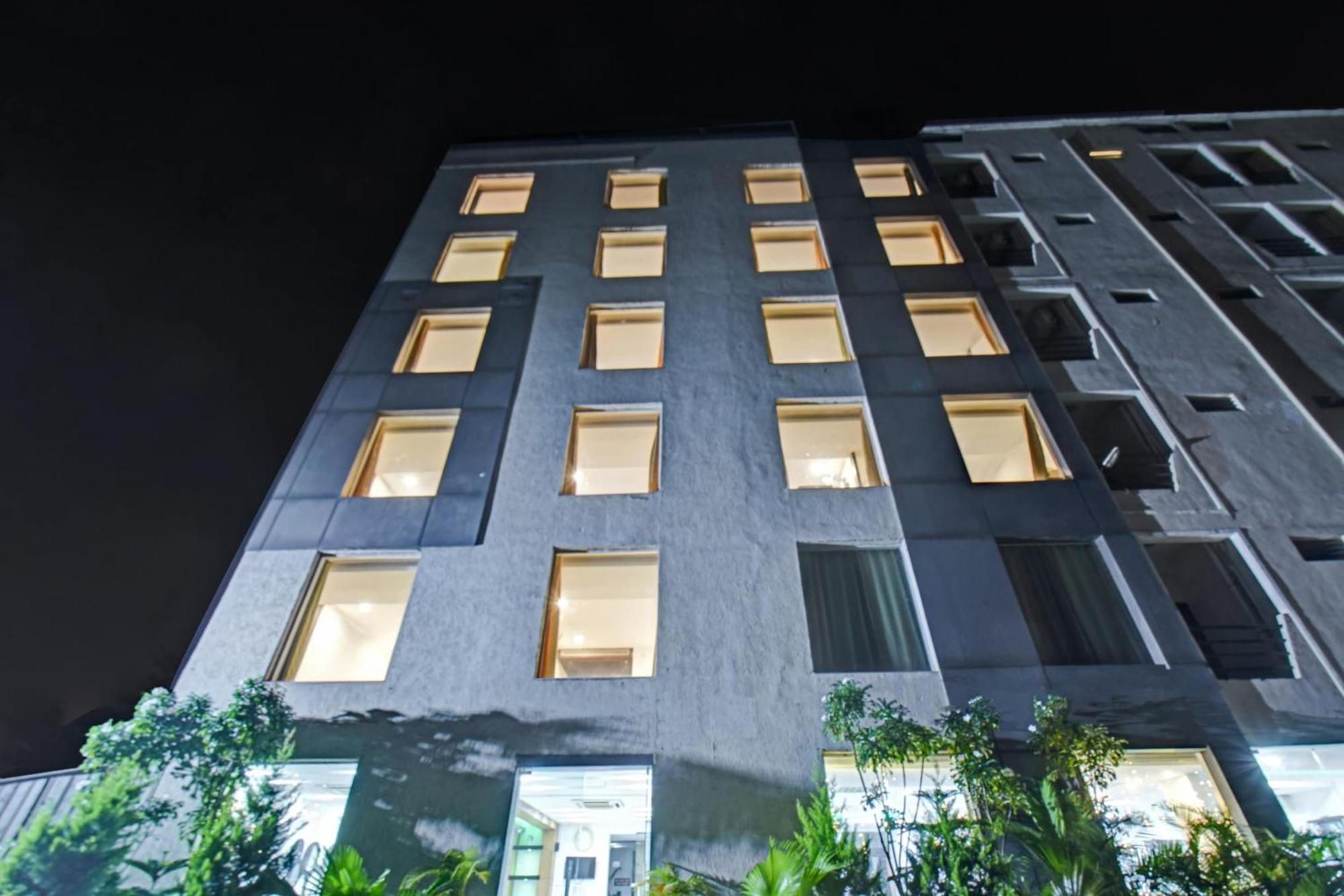 Townhouse Classio Suites Shirdi Buitenkant foto